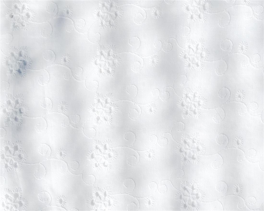White Bold Flower 6 Hole Cotton Anglaise I'm Feeling Brod-er-ie Than…