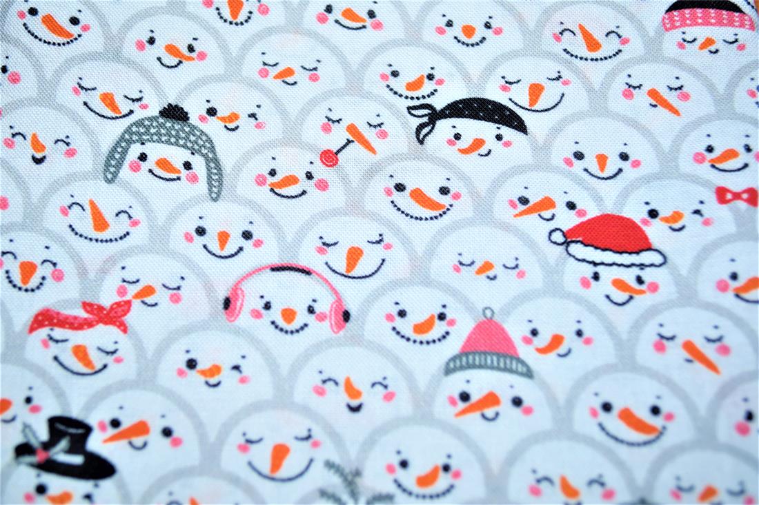 Christmas 100% Cotton Fat Quarter Bundles 18" x 22"