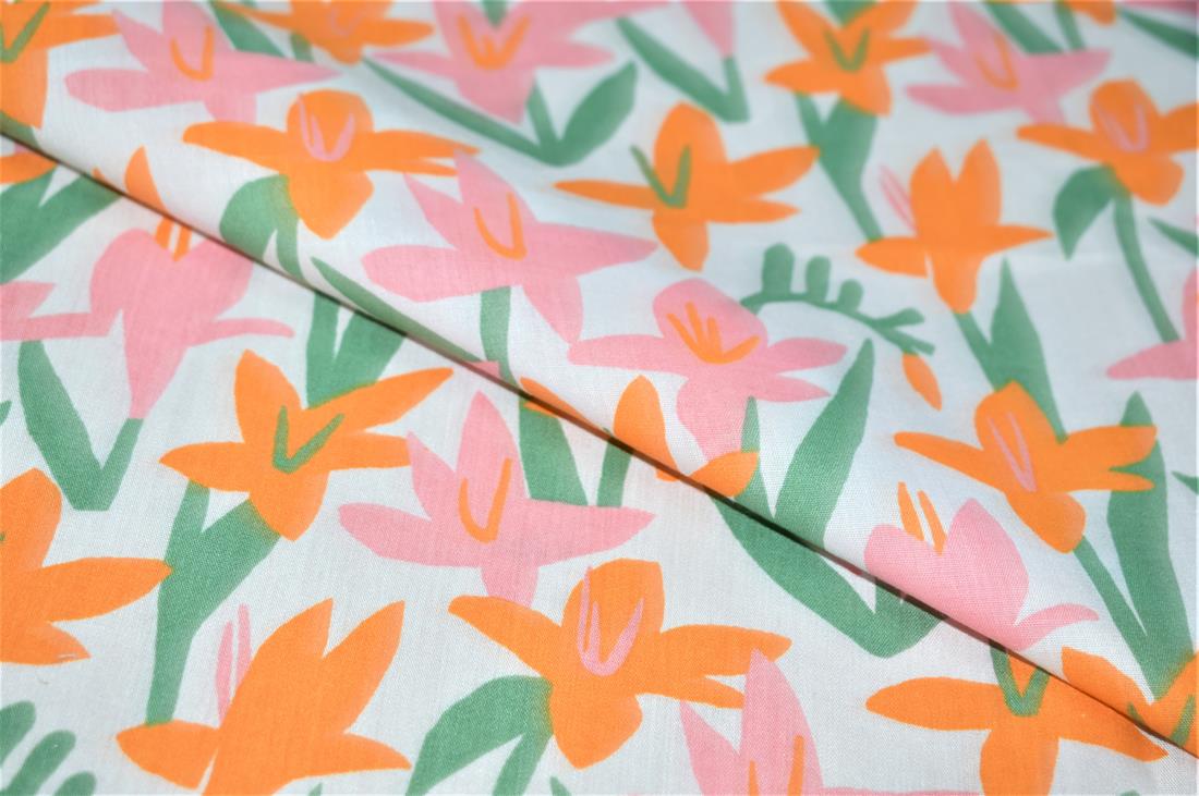 Florals Lily Printed PolyCotton Fabric