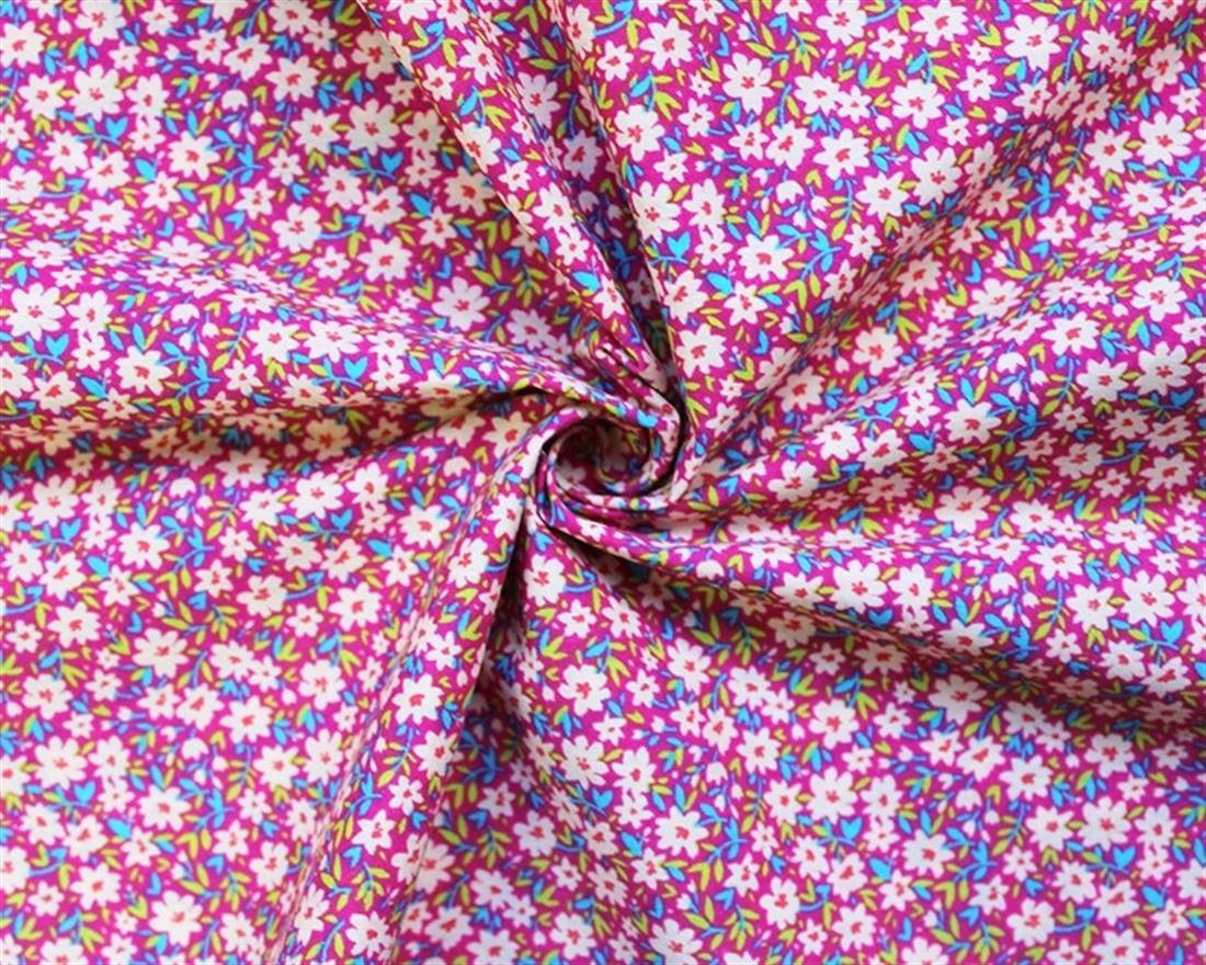 Mindy Polycotton Daisies Is a Lightweight Printed Fabric