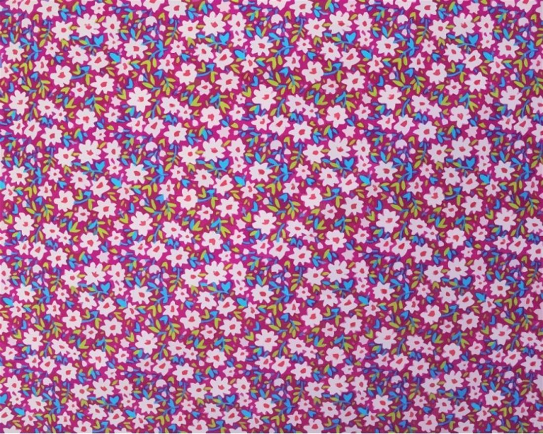 Mindy Polycotton Daisies Is a Lightweight Printed Fabric