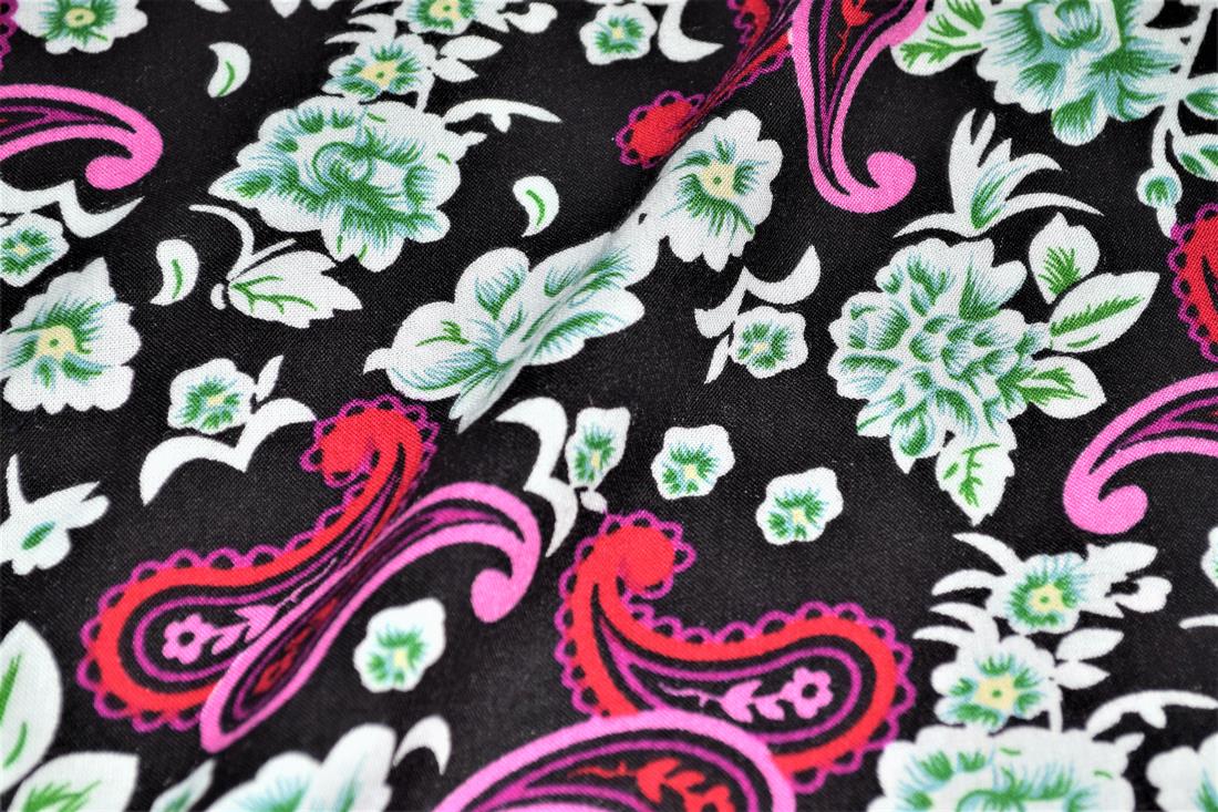 Black & Fuchsia Printed 100% Viscose Fabric