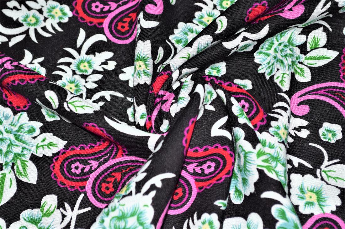 Black & Fuchsia Printed 100% Viscose Fabric