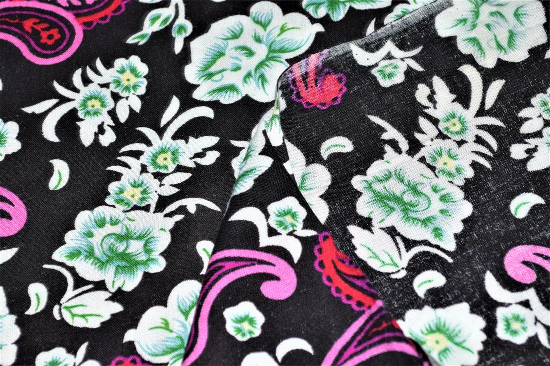 Black & Fuchsia Printed 100% Viscose Fabric