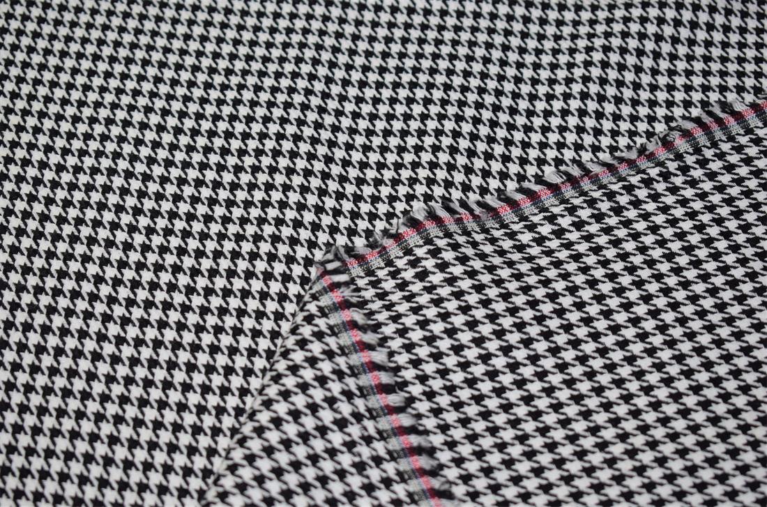 Black & White Houndstooth Check Print Yarn